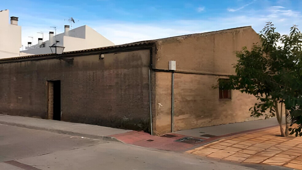 Calle los Monteros, 2, Villamanrique de la Condesa, Sevilla for sale - Building Photo - Image 2 of 2