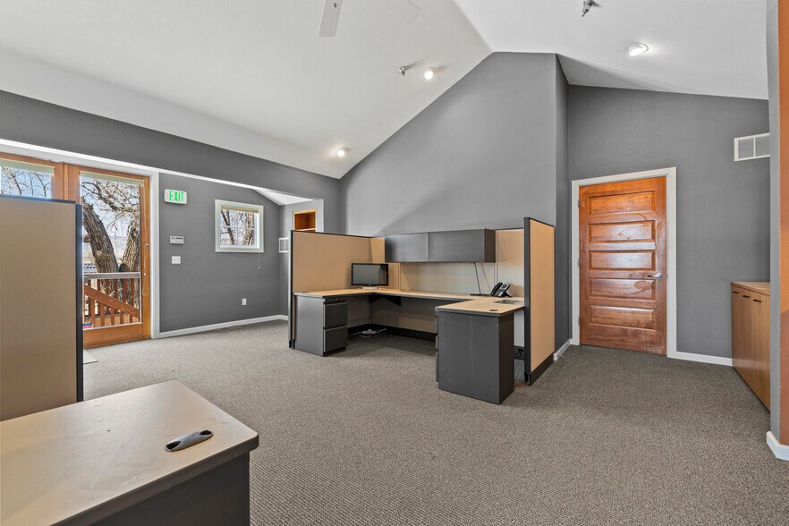 7102 La Vista Pl, Niwot, CO for sale - Interior Photo - Image 3 of 24