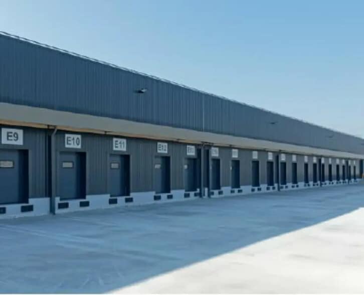 Office in Corbas for lease - Building Photo - Image 3 of 4