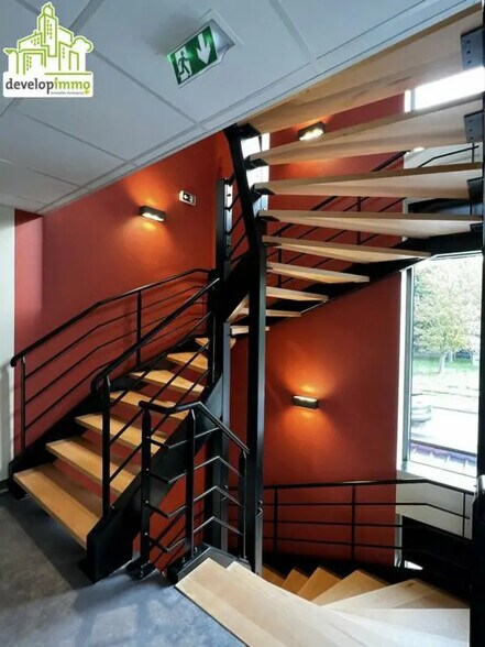 Office in BRETTEVILLE-SUR-ODON for lease - Interior Photo - Image 3 of 5