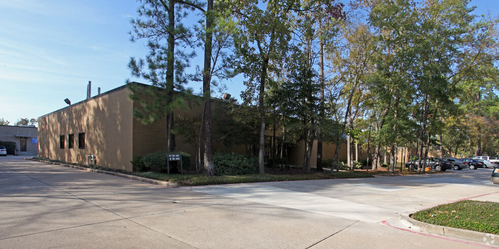 9391 Grogans Mill Rd, The Woodlands, TX for lease - Building Photo - Image 1 of 9