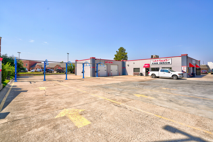 3250 W Robinson St, Norman, OK for sale - Building Photo - Image 1 of 36