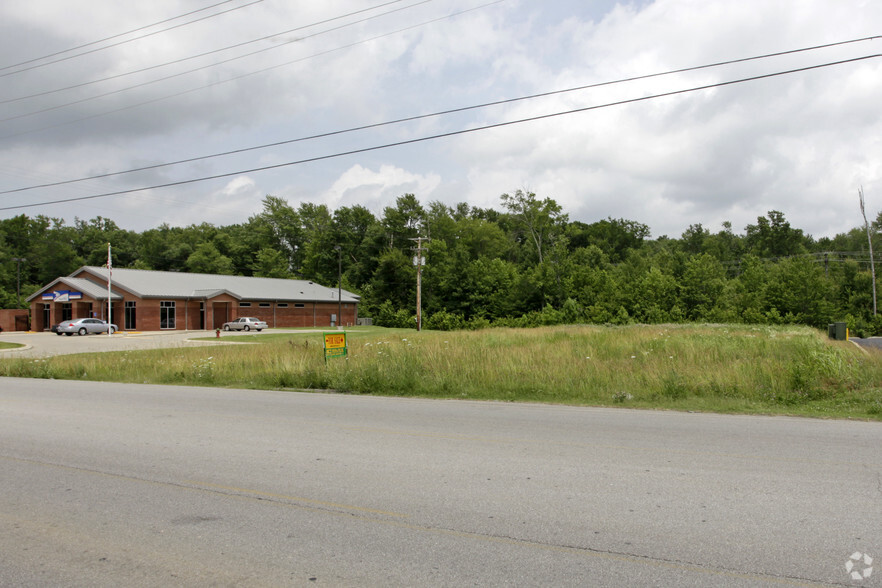 504 Ellington Dr, Lafayette, TN for sale - Primary Photo - Image 1 of 1