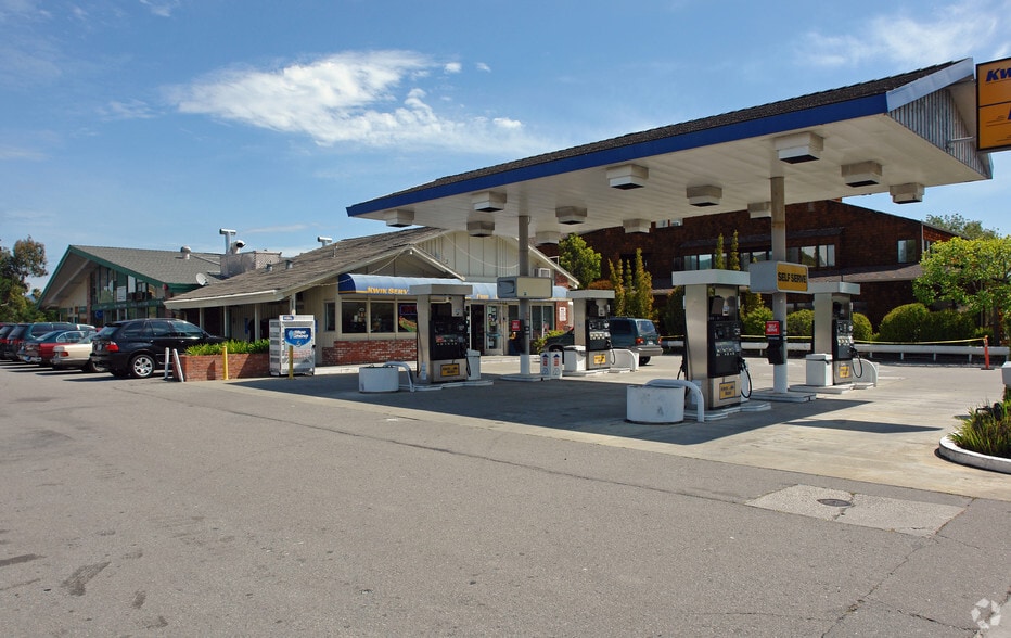 502-518 Tamalpais Dr, Corte Madera, CA for lease - Primary Photo - Image 3 of 8