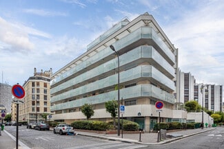 More details for 71 Rue Bayen, Paris - Retail for Lease