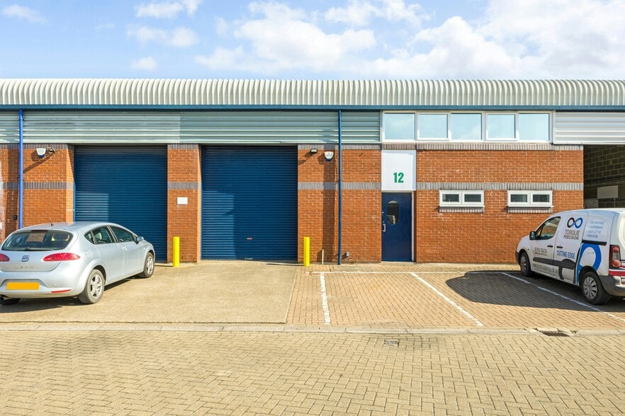 Southern Rd, Aylesbury for lease - Building Photo - Image 3 of 14