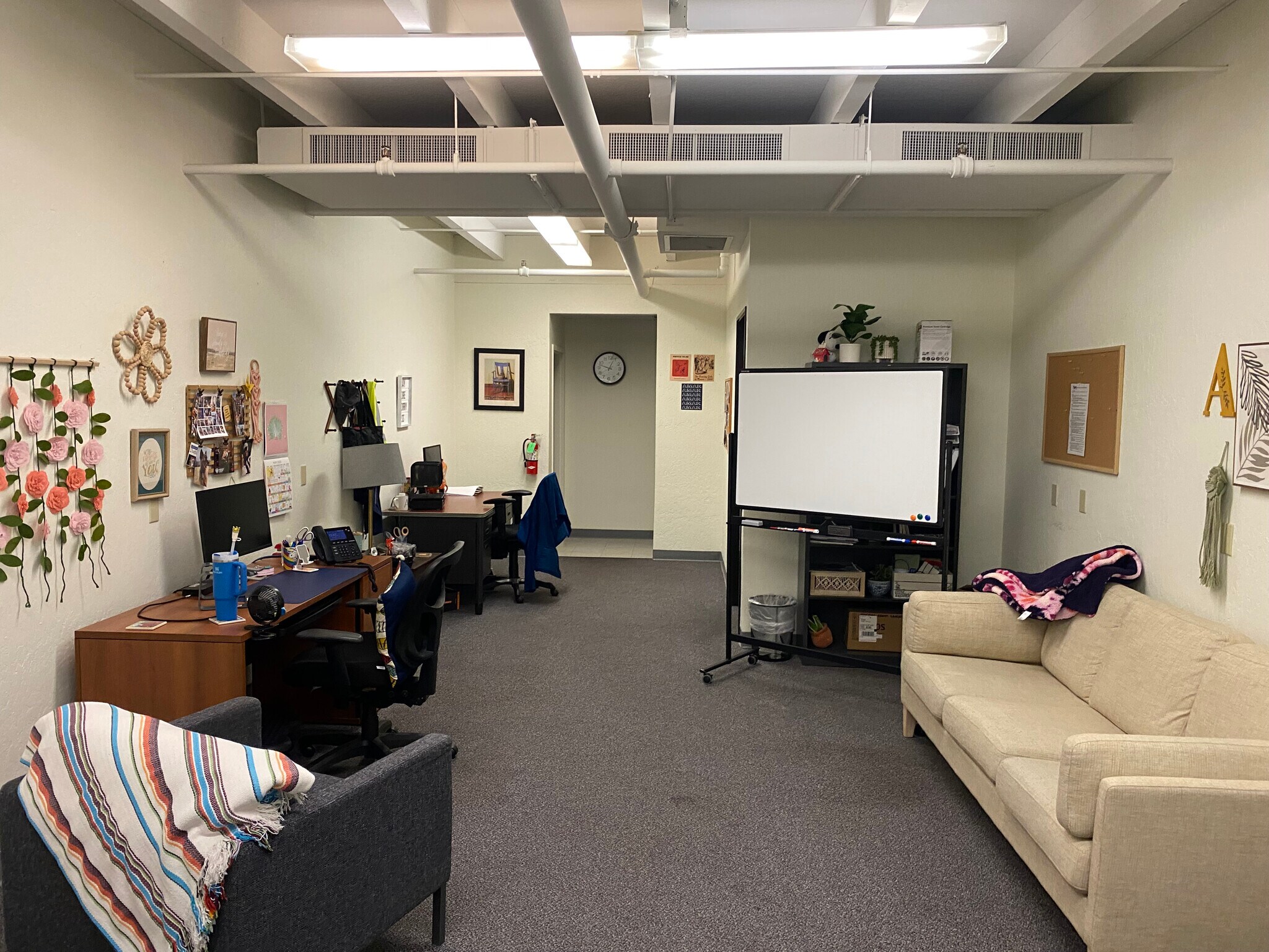 4949 E Cesar Chavez Blvd, Fresno, CA for lease Building Photo- Image 1 of 1