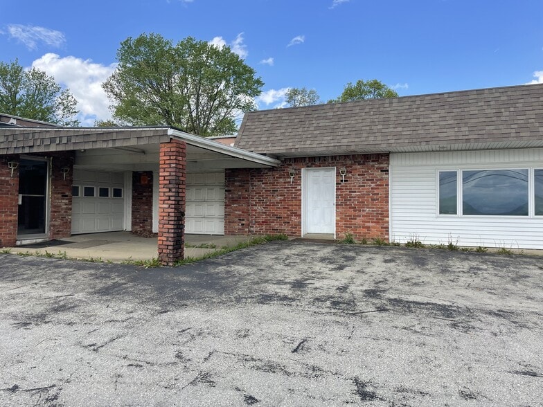 1992 Mount Pleasant Rd, Greensburg, PA for lease - Building Photo - Image 3 of 22