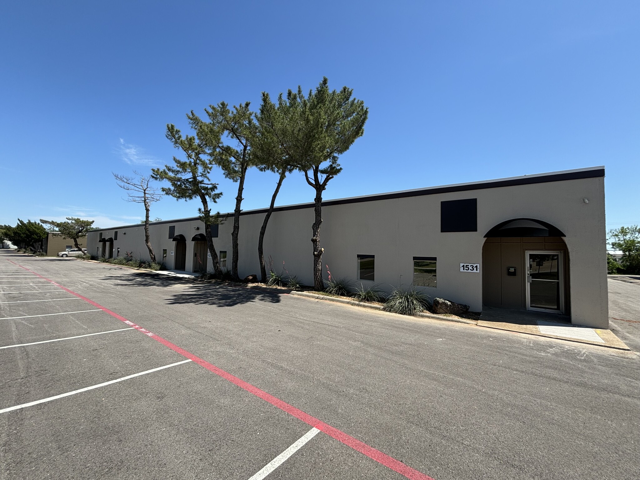 1523-1531 Central Park Dr, Hurst, TX for lease Building Photo- Image 1 of 16