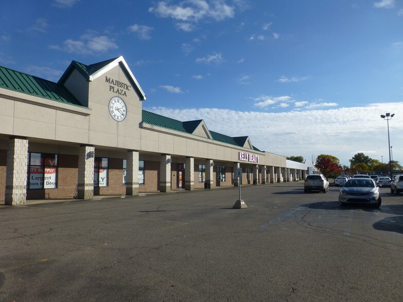 27650-27860 Van Dyke Ave, Warren, MI for lease - Building Photo - Image 2 of 4