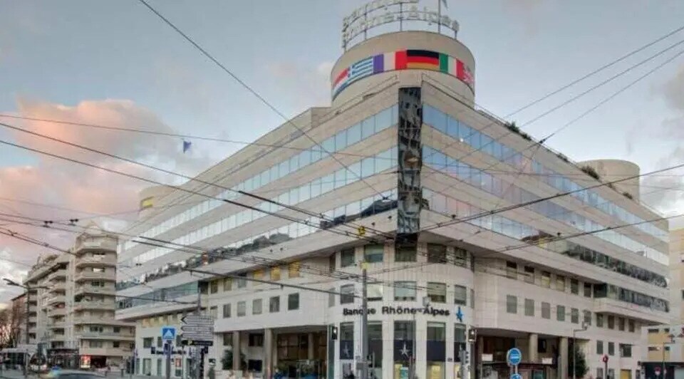 Office in Lyon for sale Building Photo- Image 1 of 25