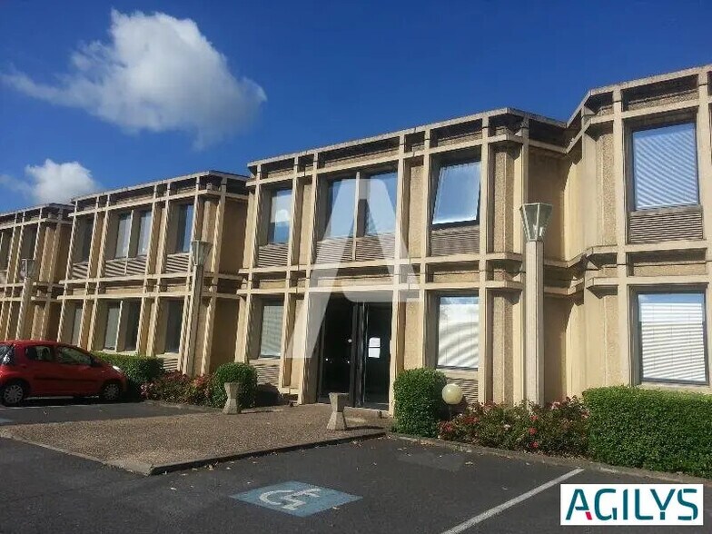 Flex in Saint-Aubin for lease - Building Photo - Image 3 of 7