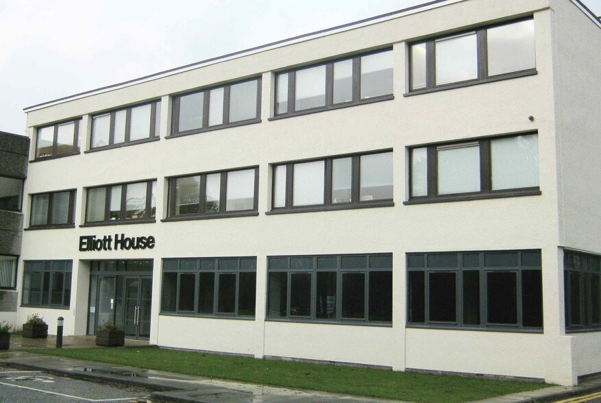 Kilwinning Rd, Irvine, KA12 8TB