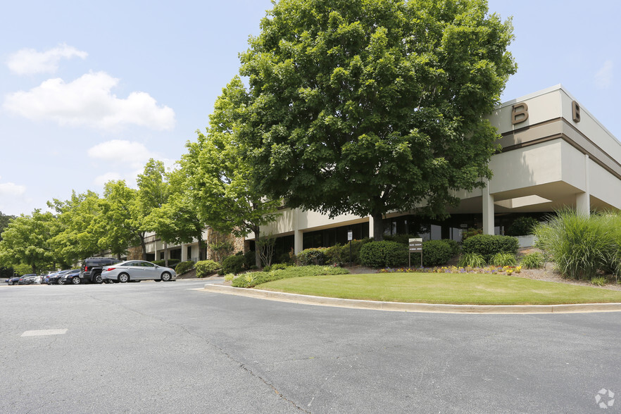 2700 Northeast Expy, Atlanta, GA for lease - Building Photo - Image 1 of 7