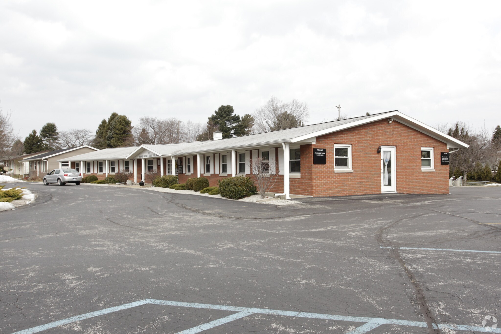 575 Robbins Rd, Grand Haven, MI for sale Primary Photo- Image 1 of 1