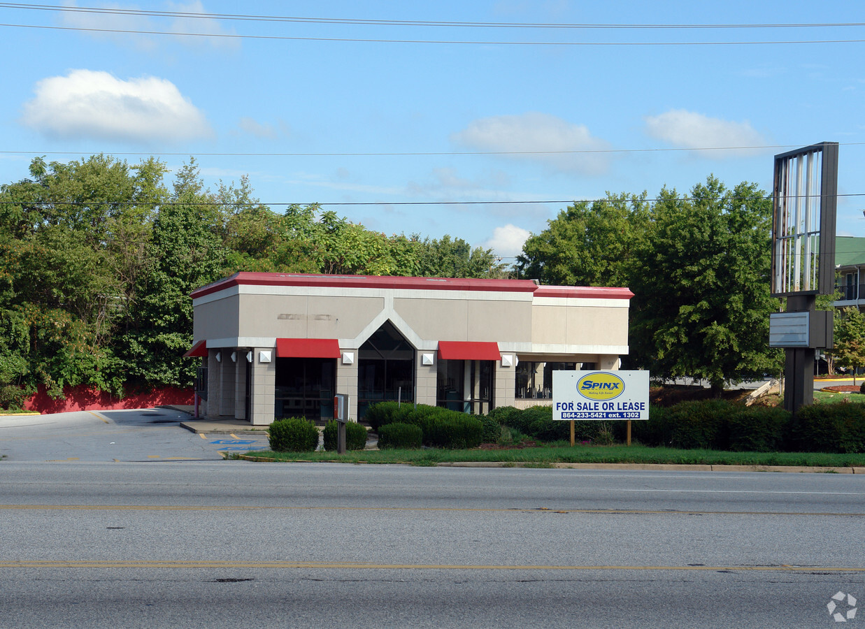 2013 Wade Hampton Blvd, Greenville, Sc 29615 - Retail For Lease 