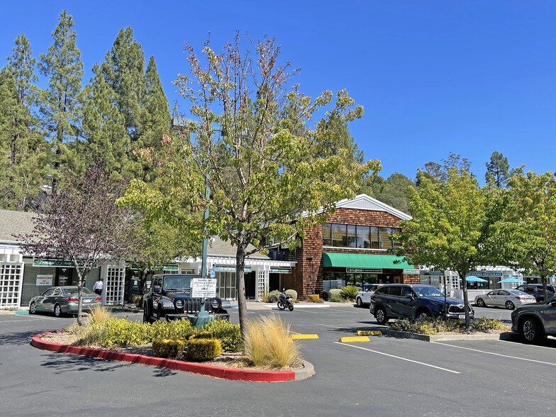 170 Farmers Ln, Santa Rosa, CA for lease - Building Photo - Image 2 of 5