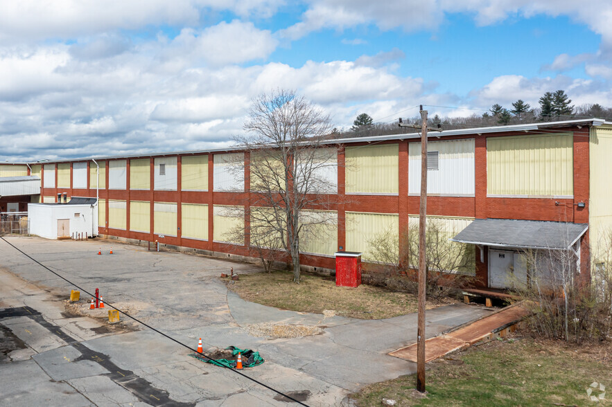 340 Waterman Ave, Smithfield, RI for lease - Building Photo - Image 3 of 17