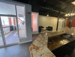 483 Mandalay Ave, Clearwater Beach, FL for lease Building Photo- Image 2 of 31