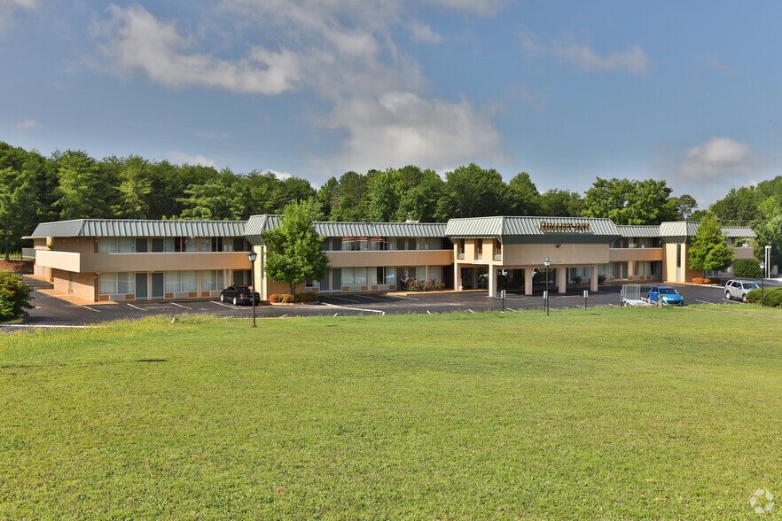 5539 Calhoun Memorial Hwy, Easley, SC for sale - Building Photo - Image 3 of 6