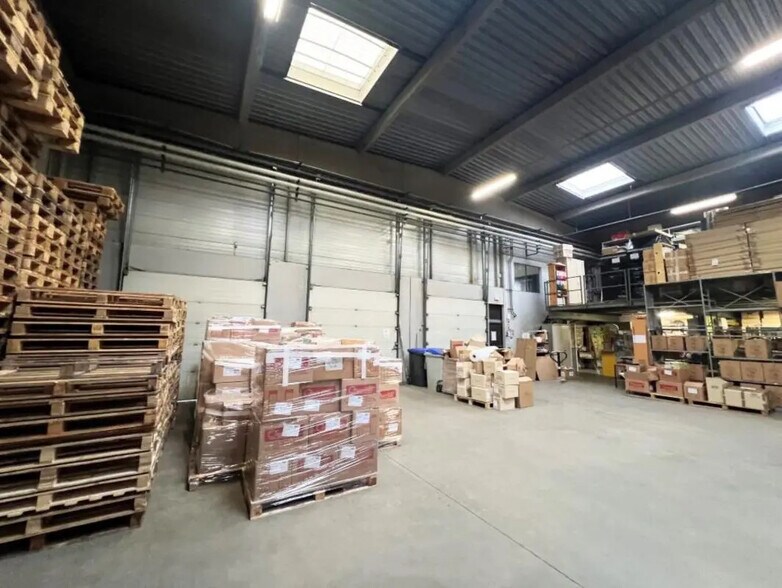 Office in L'HAY-LES-ROSES for lease - Interior Photo - Image 3 of 11