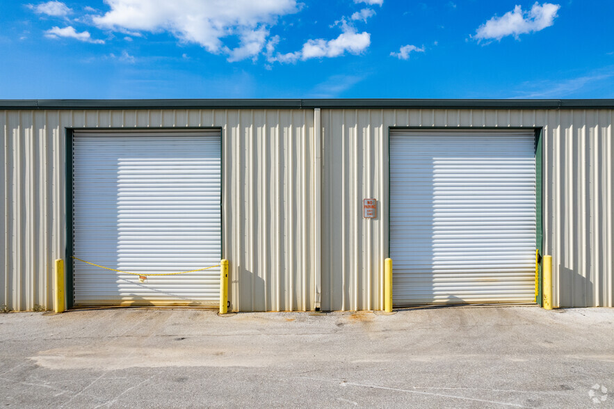 1430 L and R Industrial Blvd, Tarpon Springs, FL for sale - Building Photo - Image 2 of 8