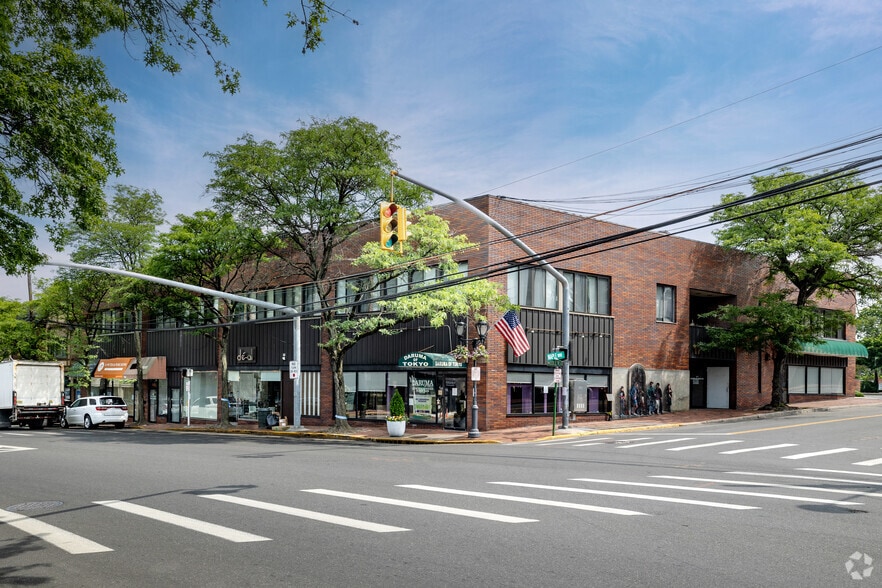 113-117 Middle Neck Rd, Great Neck, NY for sale - Primary Photo - Image 1 of 1