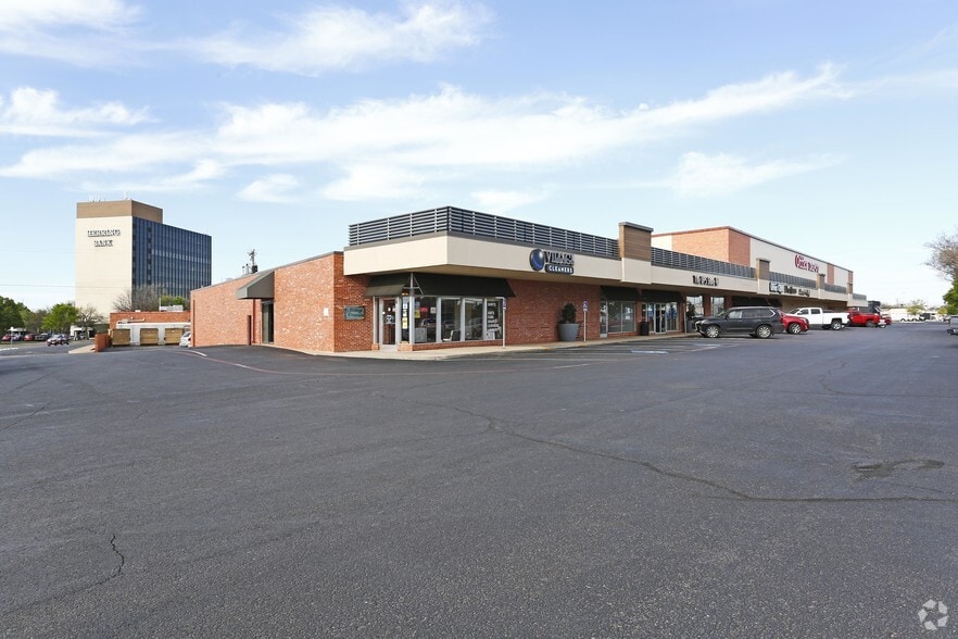 2600 Wolflin Ave, Amarillo, TX 79109