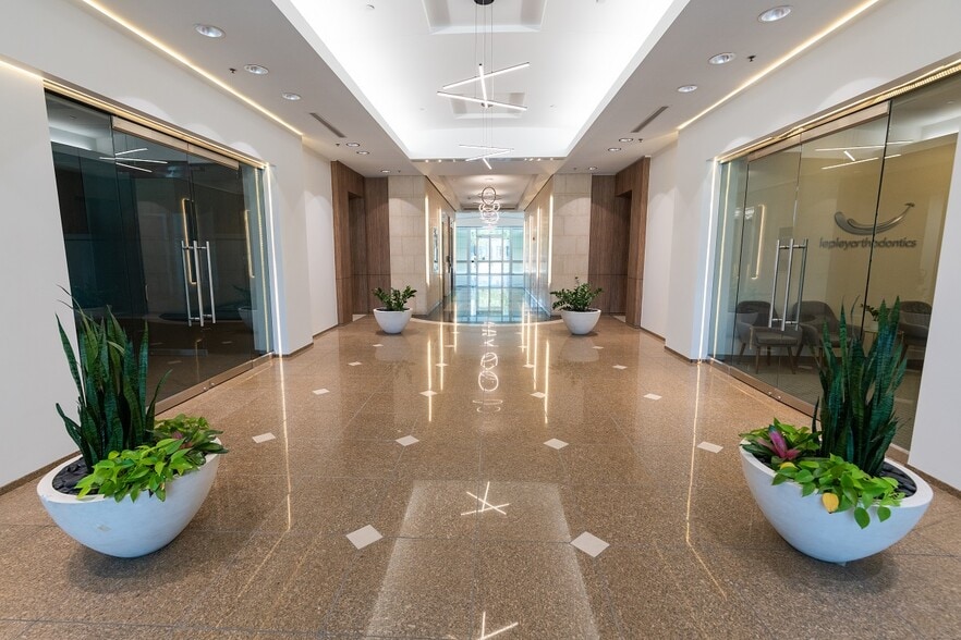 17177 Preston Rd, Dallas, TX for lease - Interior Photo - Image 3 of 15