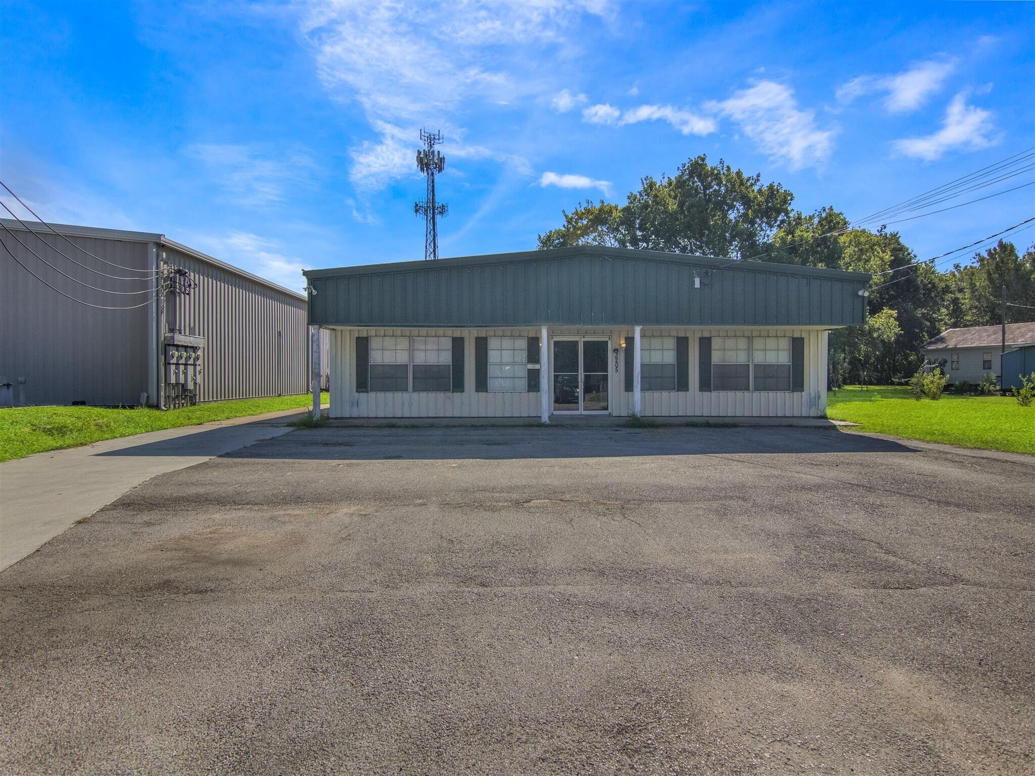 3205 Federal Rd, Pasadena, TX 77504