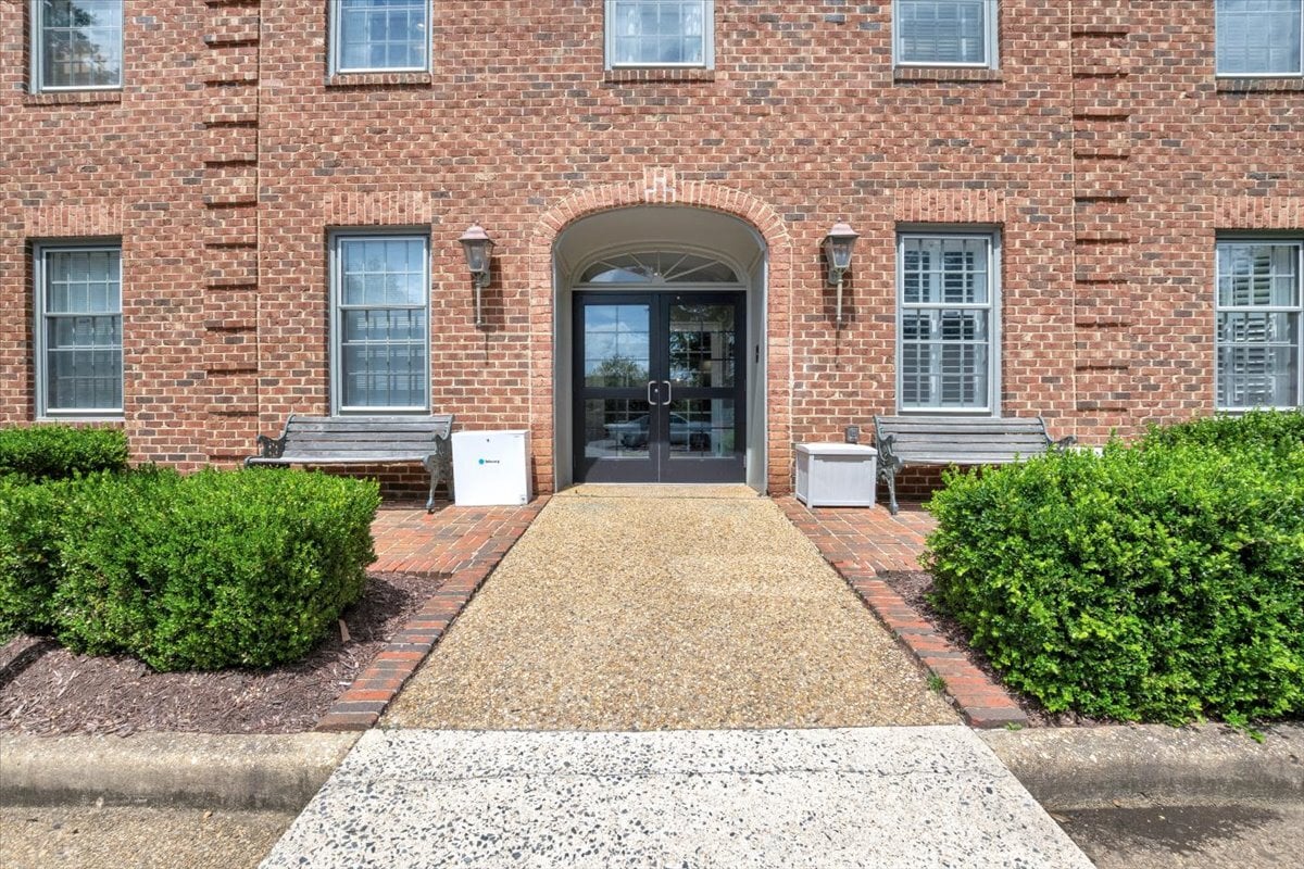 410 Pine St SE, Vienna, VA for sale Building Photo- Image 1 of 46