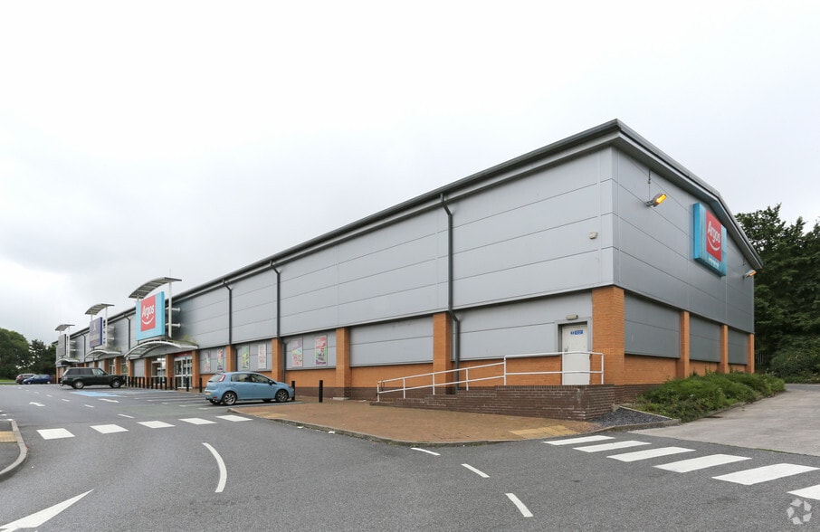 London Rd, Pembroke Dock for sale - Building Photo - Image 2 of 5