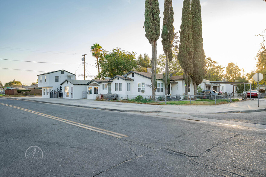 701 Woodrow Ave, Bakersfield, CA for sale - Primary Photo - Image 1 of 7