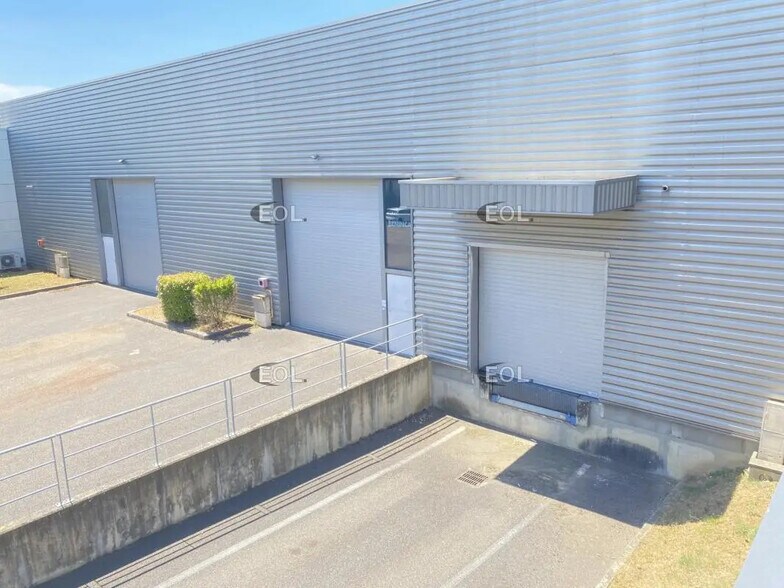 Flex in Saint-Priest for lease - Building Photo - Image 3 of 19