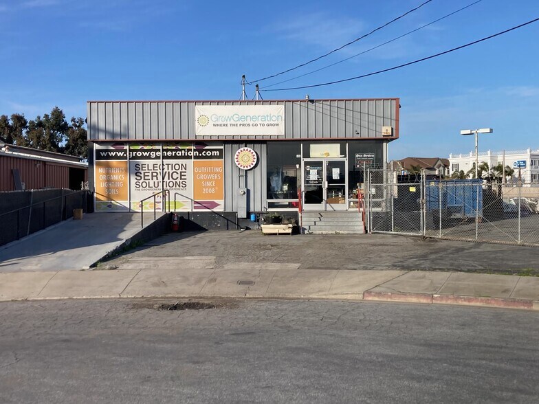 61 Tarp Cir, Salinas, CA for sale - Building Photo - Image 2 of 5