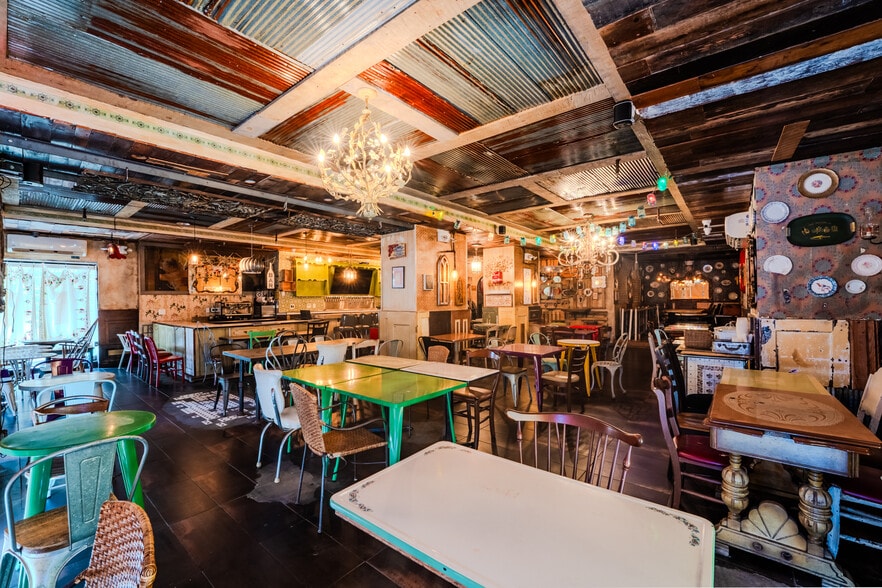 3713 30th Ave, Long Island City, NY for lease - Building Photo - Image 2 of 15