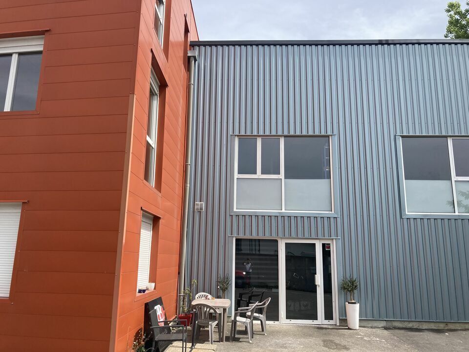 Office in Crolles for lease Building Photo- Image 1 of 4