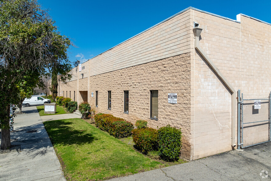 9736-9742 Eton Ave, Chatsworth, CA for lease - Building Photo - Image 2 of 7