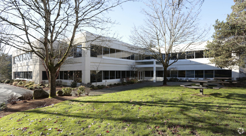 10940 NE 33rd Pl, Bellevue, WA for lease - Building Photo - Image 2 of 7