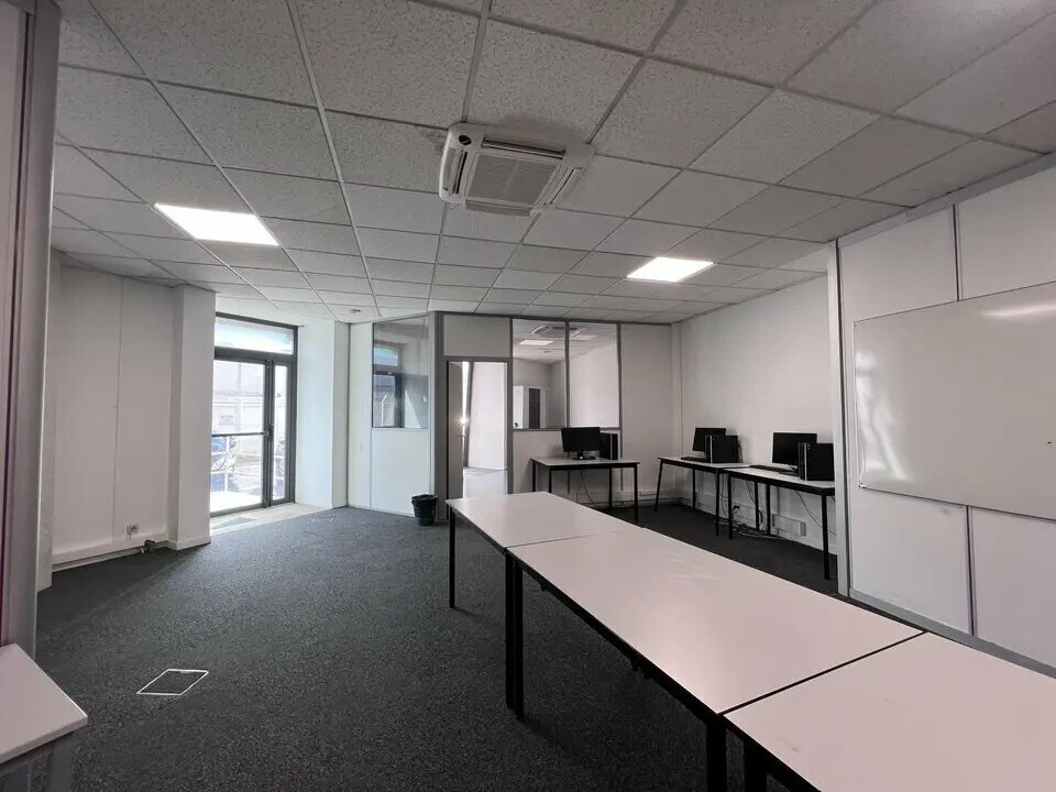 Office in CANNES-LA-BOCCA for lease Interior Photo- Image 1 of 8