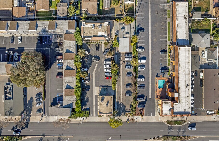 5631 Lincoln Ave, Cypress, CA for lease - Building Photo - Image 2 of 13