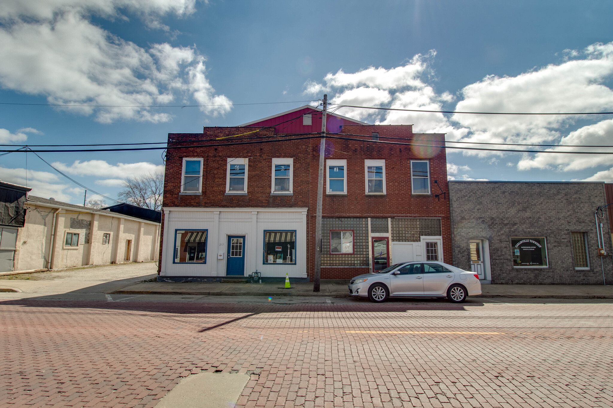 219 W Main St, Carlinville, IL for sale Primary Photo- Image 1 of 1