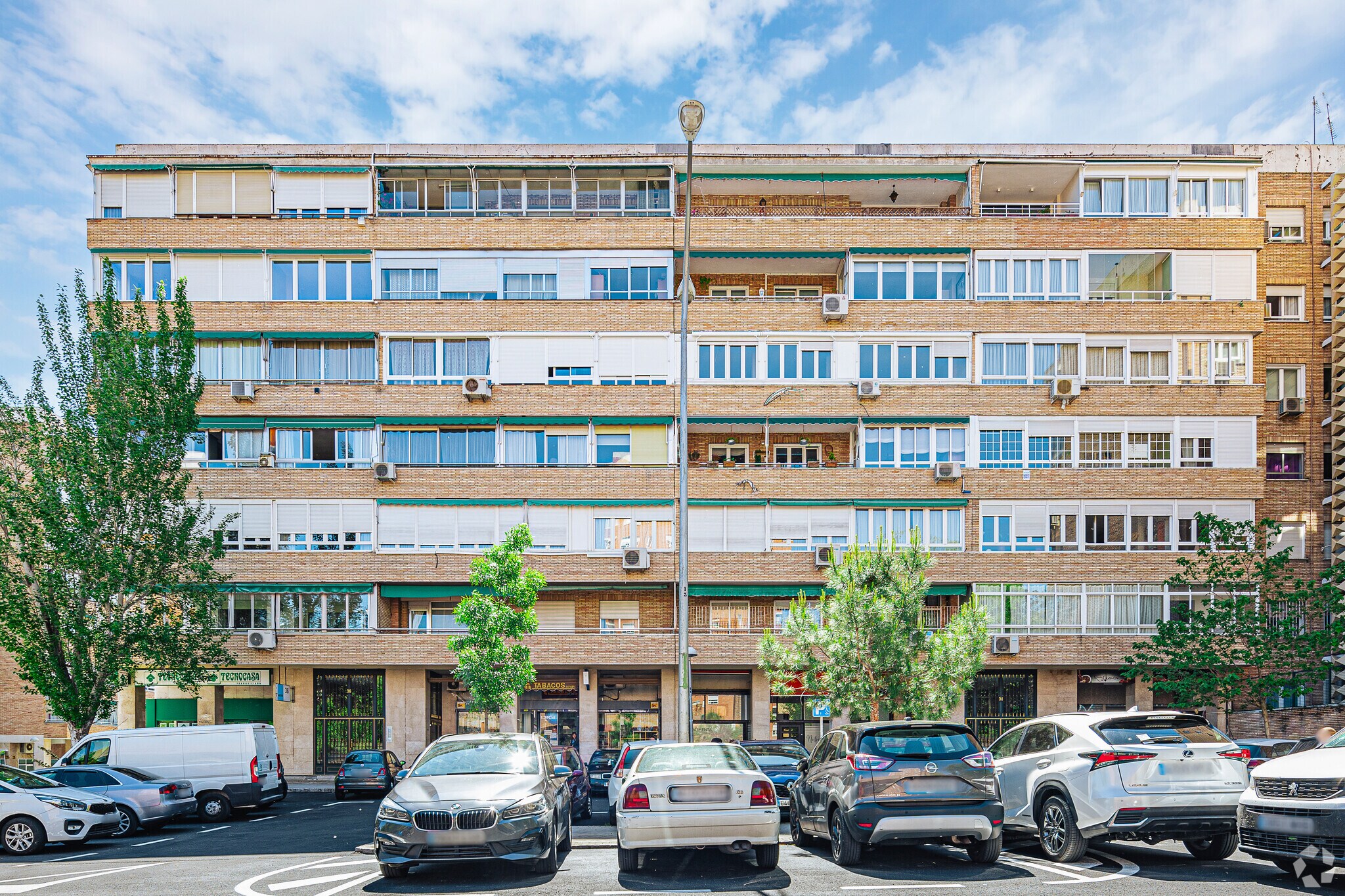 Calle Jazmín, 34, Madrid, Madrid for sale Primary Photo- Image 1 of 1