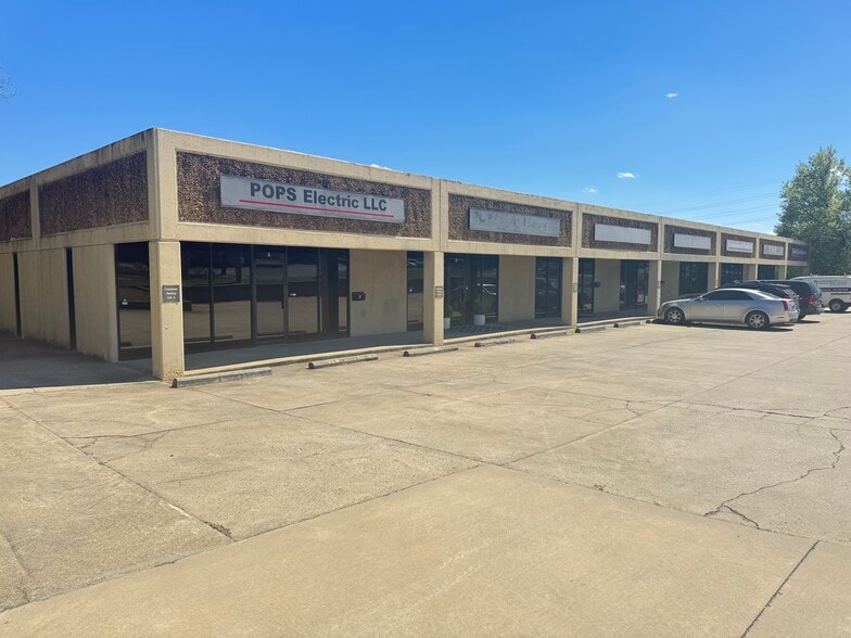 111 Pomona Dr, Greensboro, NC for lease - Building Photo - Image 2 of 3