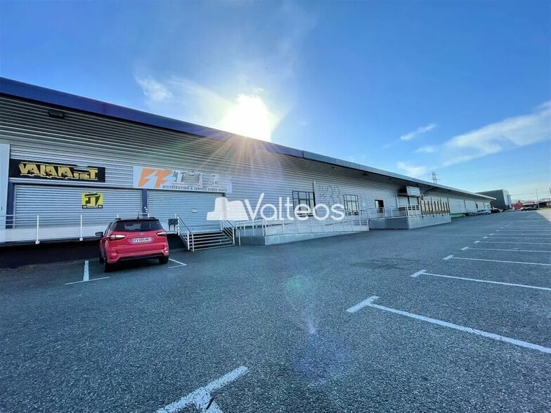 Office in Toulouse for lease - Building Photo - Image 2 of 29