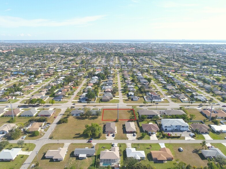 4412 Santa Barbara Blvd, Cape Coral, FL for sale - Primary Photo - Image 1 of 20
