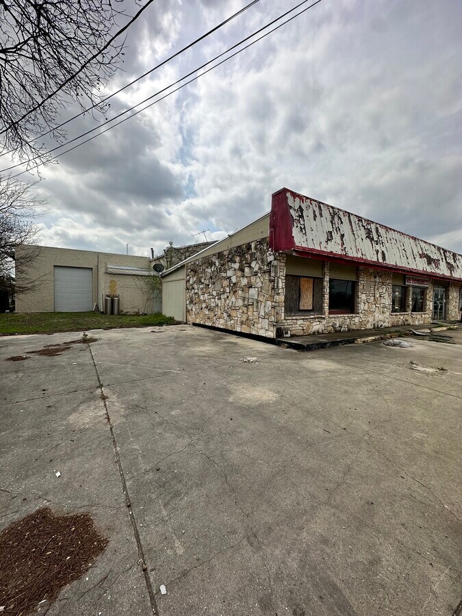 711 Front St, Comfort, TX 78013 Office/Retail for Lease