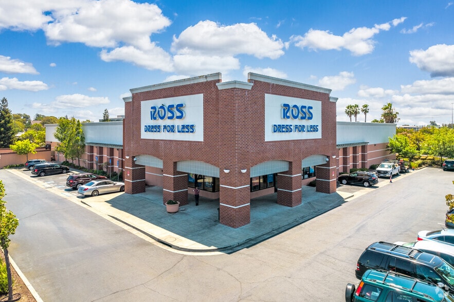 1305-1350 Gateway Blvd, Fairfield, CA for lease - Primary Photo - Image 1 of 26