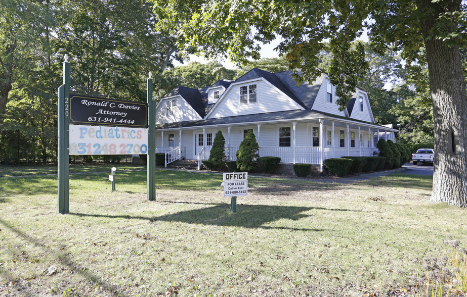 220 Lake Ave, Saint James, NY for sale - Primary Photo - Image 1 of 1