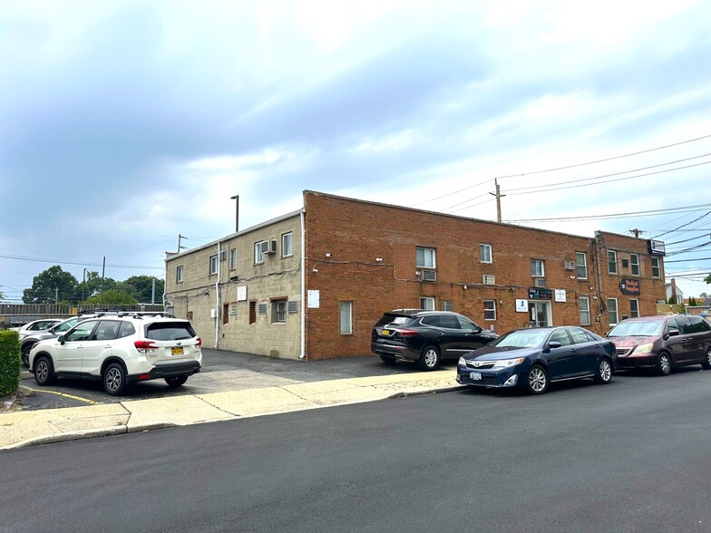 2468-2470 N Jerusalem Rd, Bellmore, NY for sale - Building Photo - Image 3 of 8